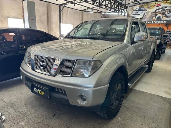NISSAN FRONTIER 2.5 SEL 4X4 CD TURBO ELETRONIC DIESEL 4P AUTOMÁTICO NISSAN FRONTIER 2.5 SEL 4X4 CD TURBO ELETRONIC DIESEL 4P AUTOMÁTICO